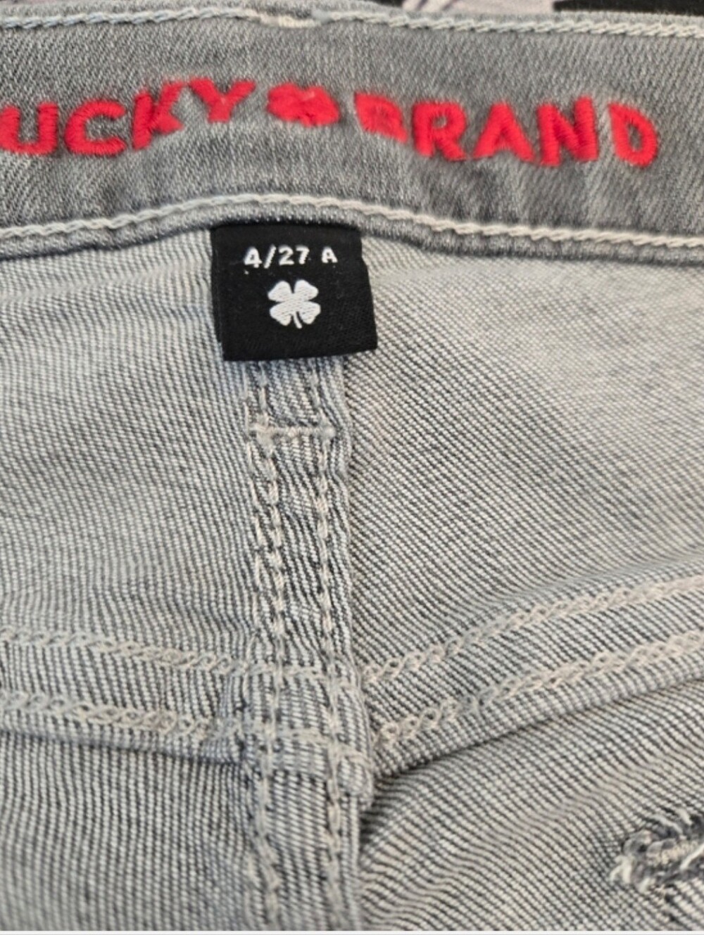 NWT! Lucky Brand Sweet Mid Straight Leg Jeans in Light Gray. Size 4/27 - Picture 8 of 14